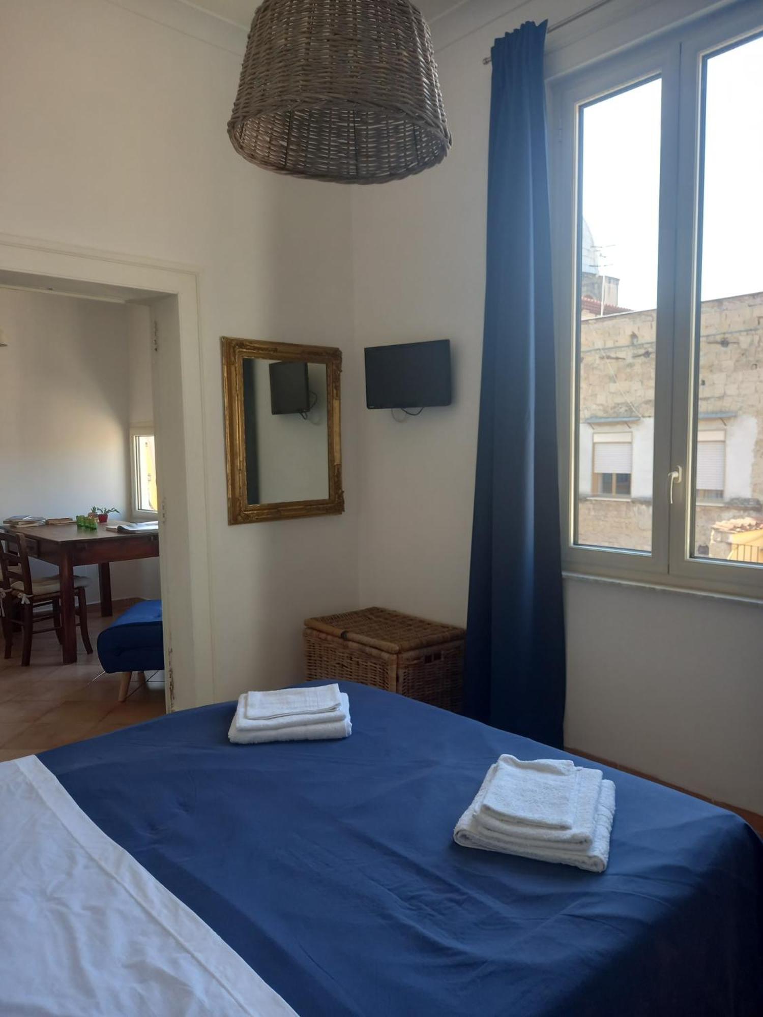 99 Scalini Bed & Breakfast Napoli Bagian luar foto